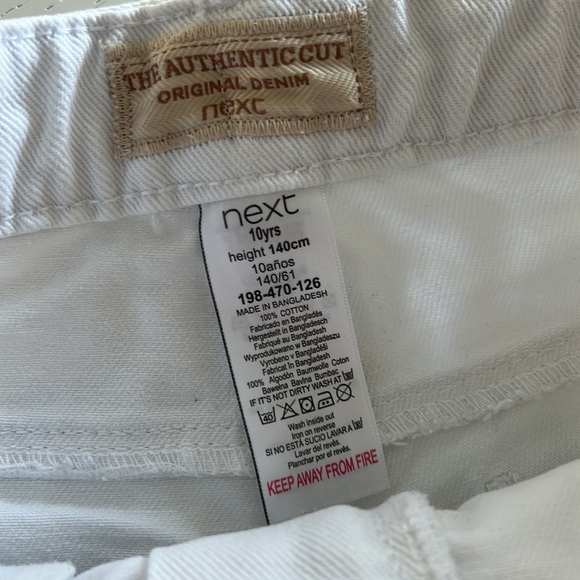 🌼 NEXT - Girls White Denim Shorts 🌼 - Picture 4 of 7